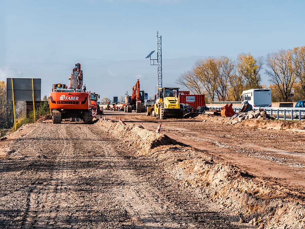 Nitin Gadkari urges swift action on Rs 30 billion road projects