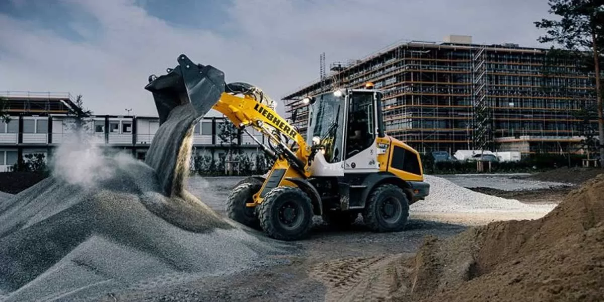 Liebherr premieres first large wheel loader with hydrogen engine