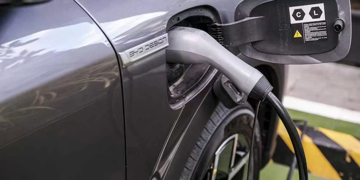 Clean Electric Unveils 12-Minute EV Charging Battery