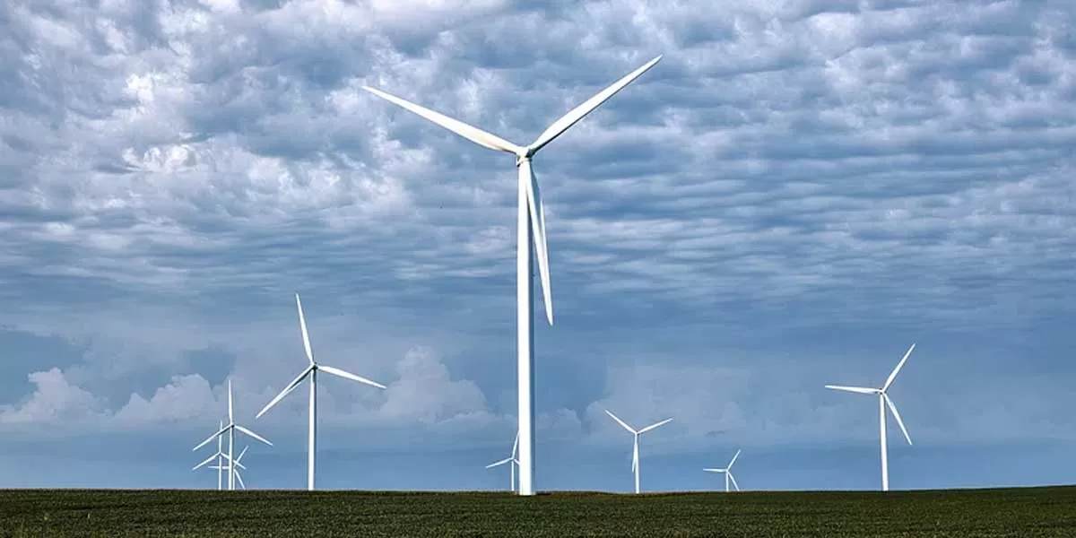 Solar and Wind Capacity Set to Soar by 2033