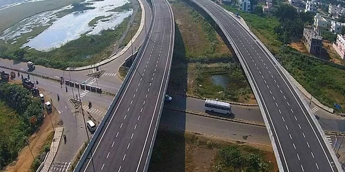 Road Ministry to Award Rs.3 Lakh Crore in Contracts in 3 Months