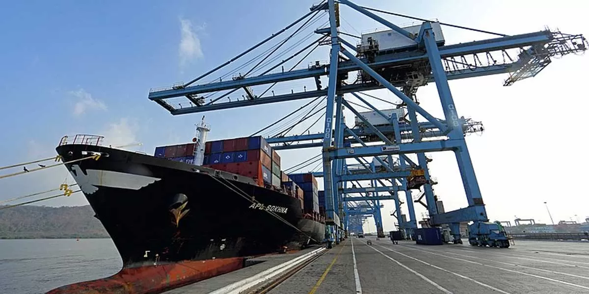 Government to Scrap Licensing for Foreign Ships