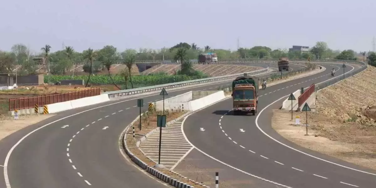 Nitish Kumar Reviews Patna-Gaya-Dobhi Highway Progress