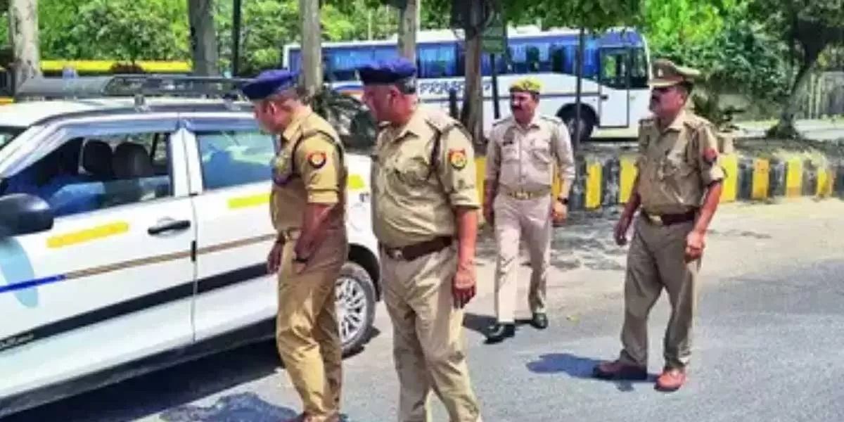 Noida Traffic Police Issue 12,358 Challans, Impound 86 Vehicles Over Weekend