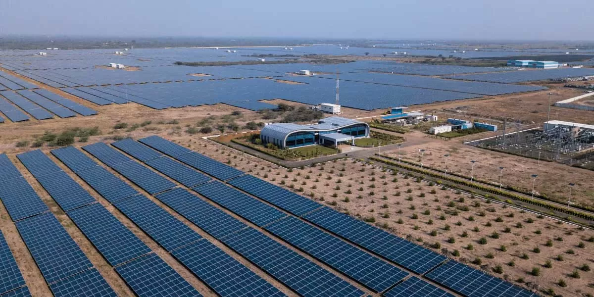 SGEL Invites Bids for 700 MW Solar Projects at Gujarat
