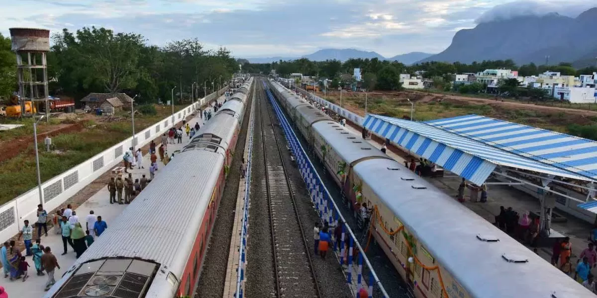 Rail Minister Ashwini reviews rail projects in Kerala