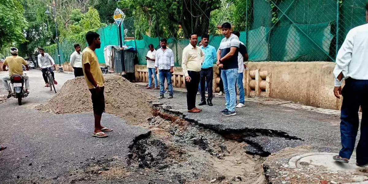 Construction Firm Fined Rs 5 Mn as Sarnath Road Collapses in Varanasi