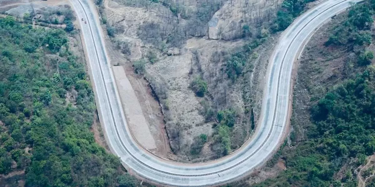 Two Lanes of Dwarka E-way Closed for Expansion Joint Repair