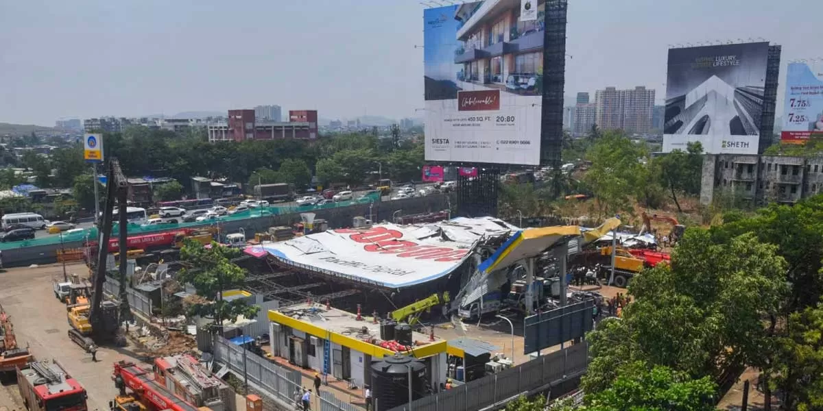 Seven Hoardings Violate BMC Regulations