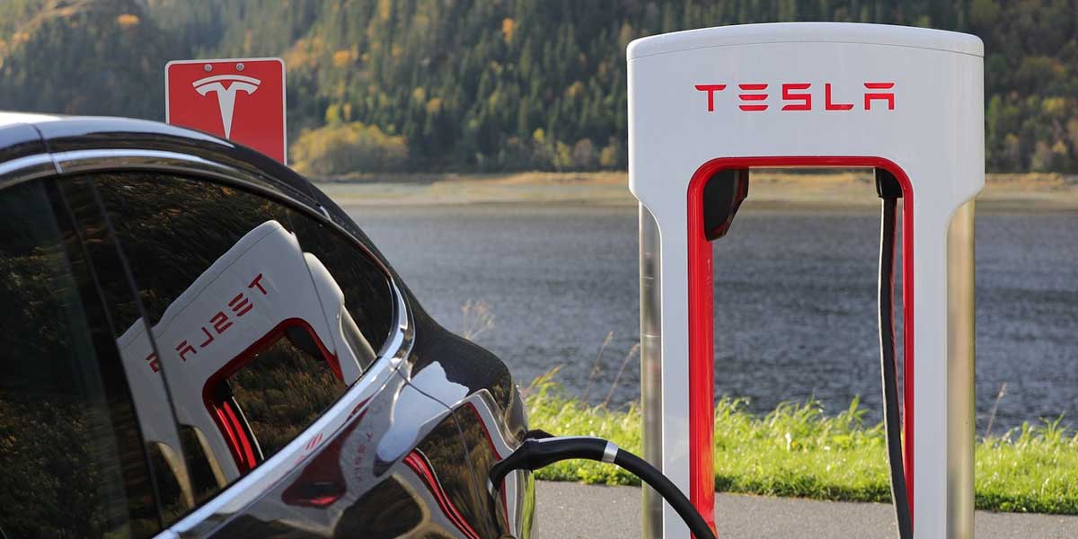 Maharashtra government invites Tesla to set up factory in the state