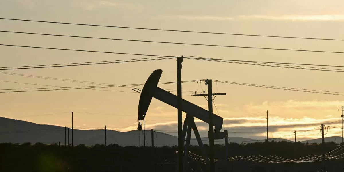 Oil Prices Drop Amid Rising Inventories