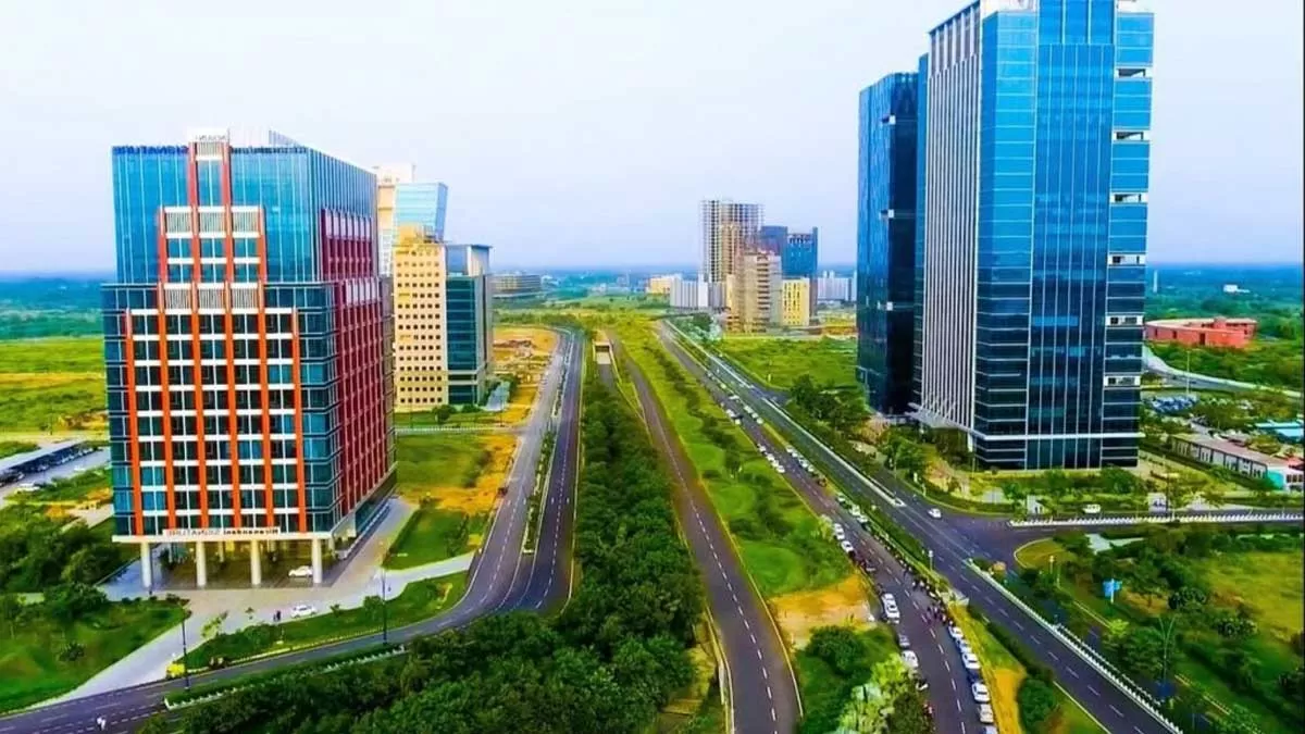 LIC board clears proposal to setup branch office in GIFT City | Zee Business