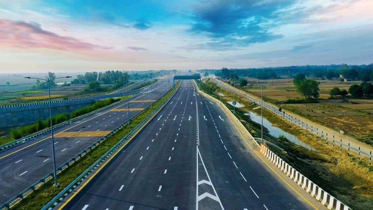 Government building expressways, investing Rs 4.5 trn: Gadkari