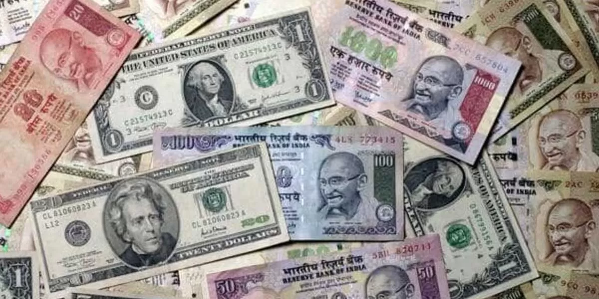 India's Forex reserves hit new peak of $689.24 billion