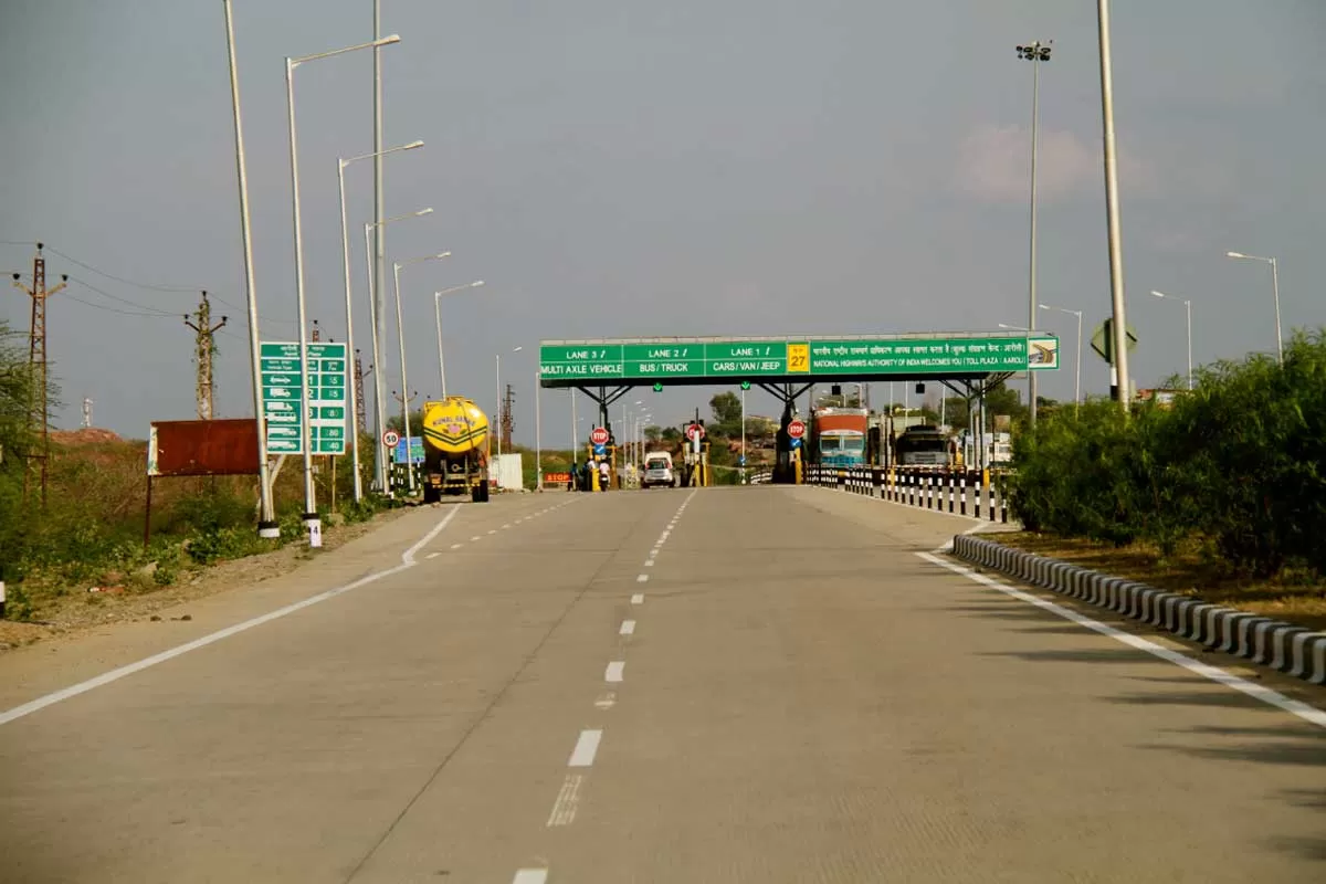 Govt Clarifies: No Nationwide Satellite-Based Tolling from May 1