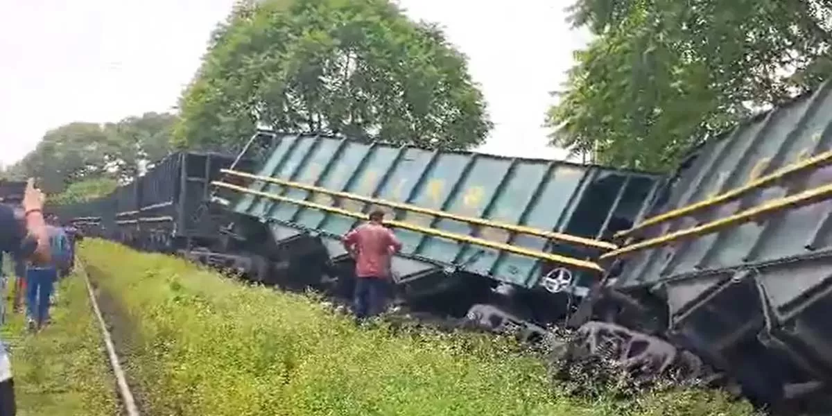 2 Goods Train Wagons, Engine Derail on Private Track in UP's Sonbhadra