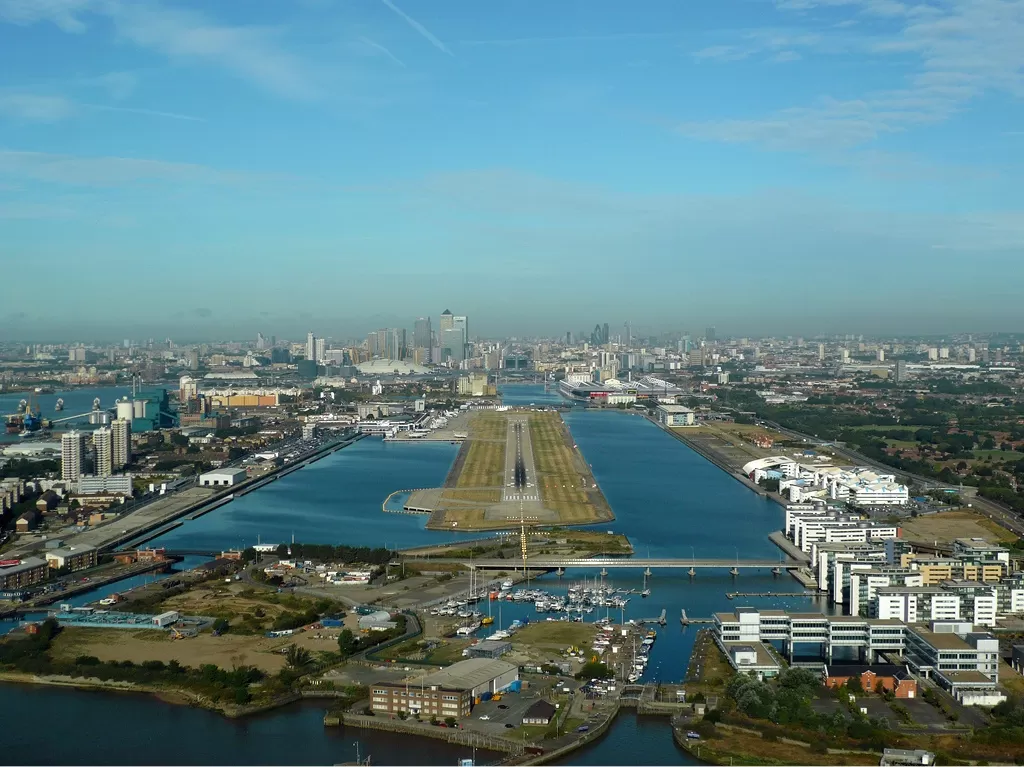 UK Approves Expansion of London City Airport