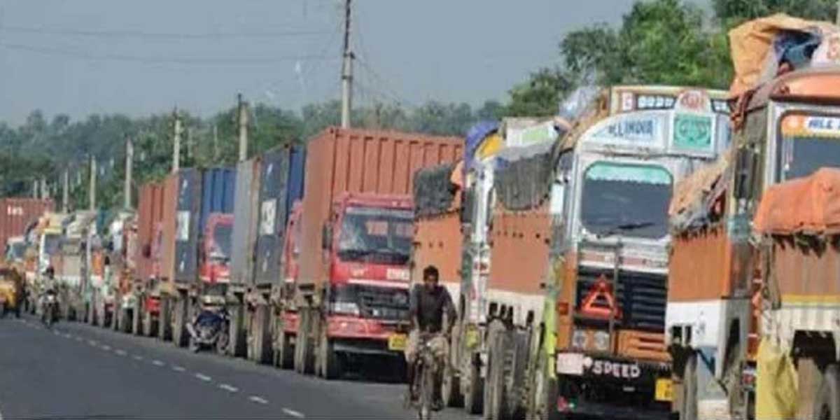 Delhi restricts non-essential truck entry from Noida