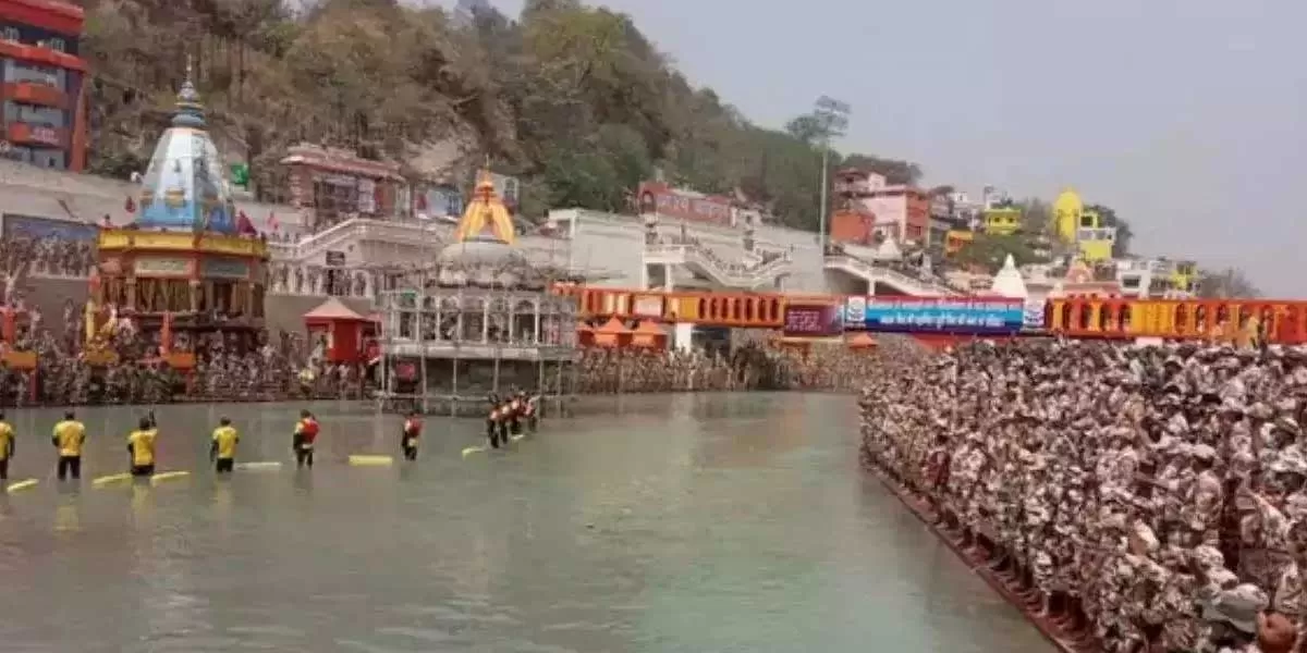 Varanasi Sets Deadline for Completion of Maha Kumbh Preparations