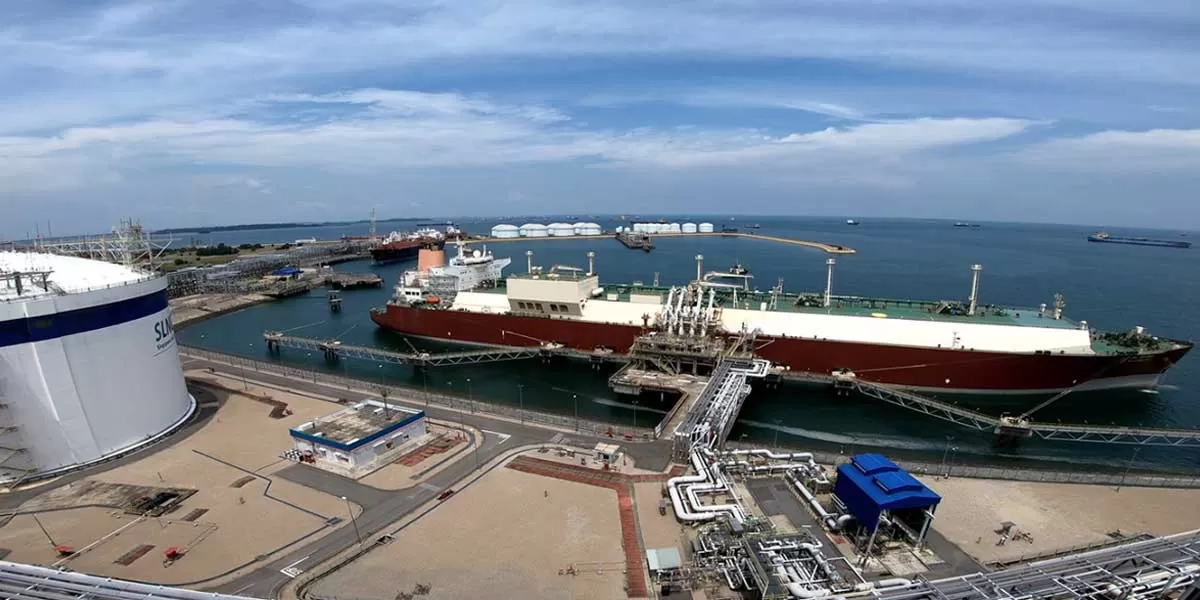 Singapore LNG to Add Second LNG Import Terminal via FSRU Charter